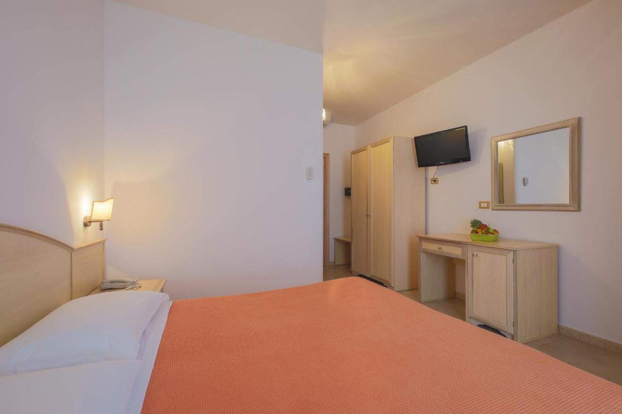 Hotel Corallo Torre Santa Sabina Luaran gambar
