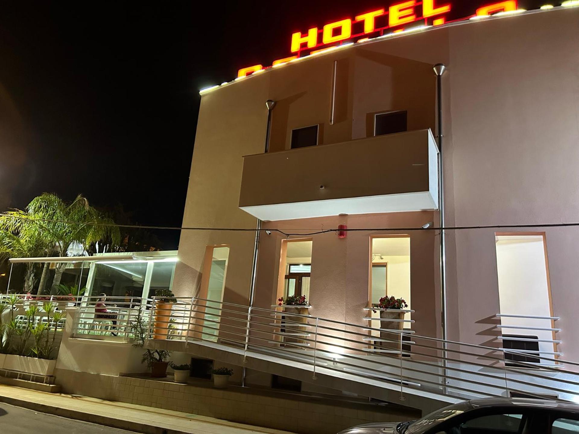 Hotel Corallo Torre Santa Sabina Luaran gambar